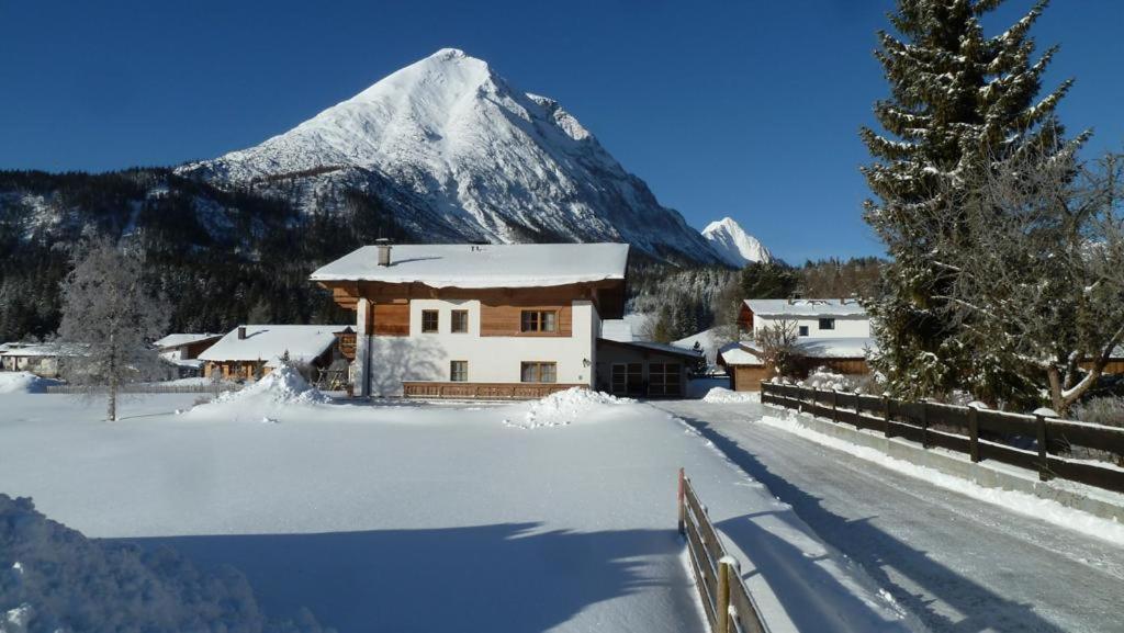 Haus Witting Apartamento Leutasch Exterior foto